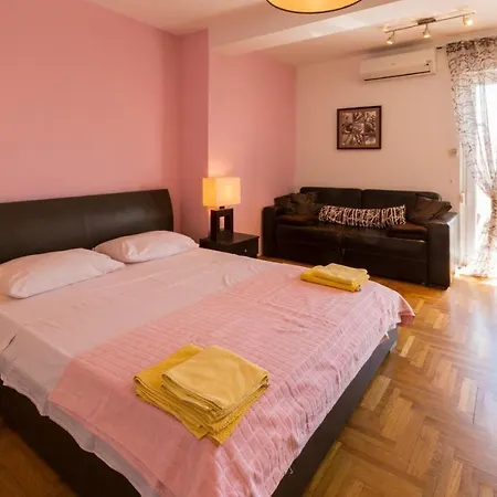 Studio In Xvii Apartman *
